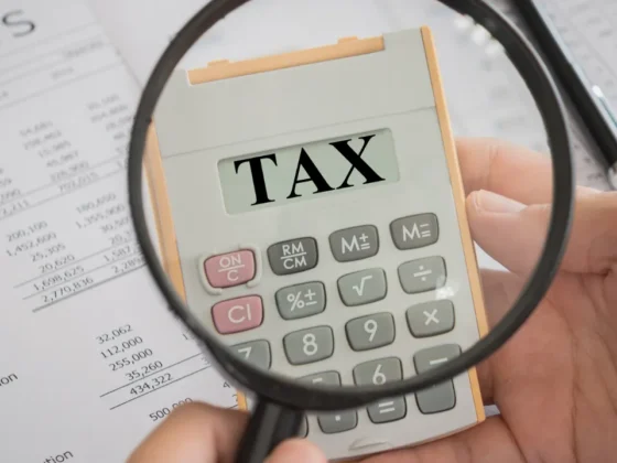 SRI detecta omisiones en declaraciones del Impuesto a la Renta tras cruce con información financiera